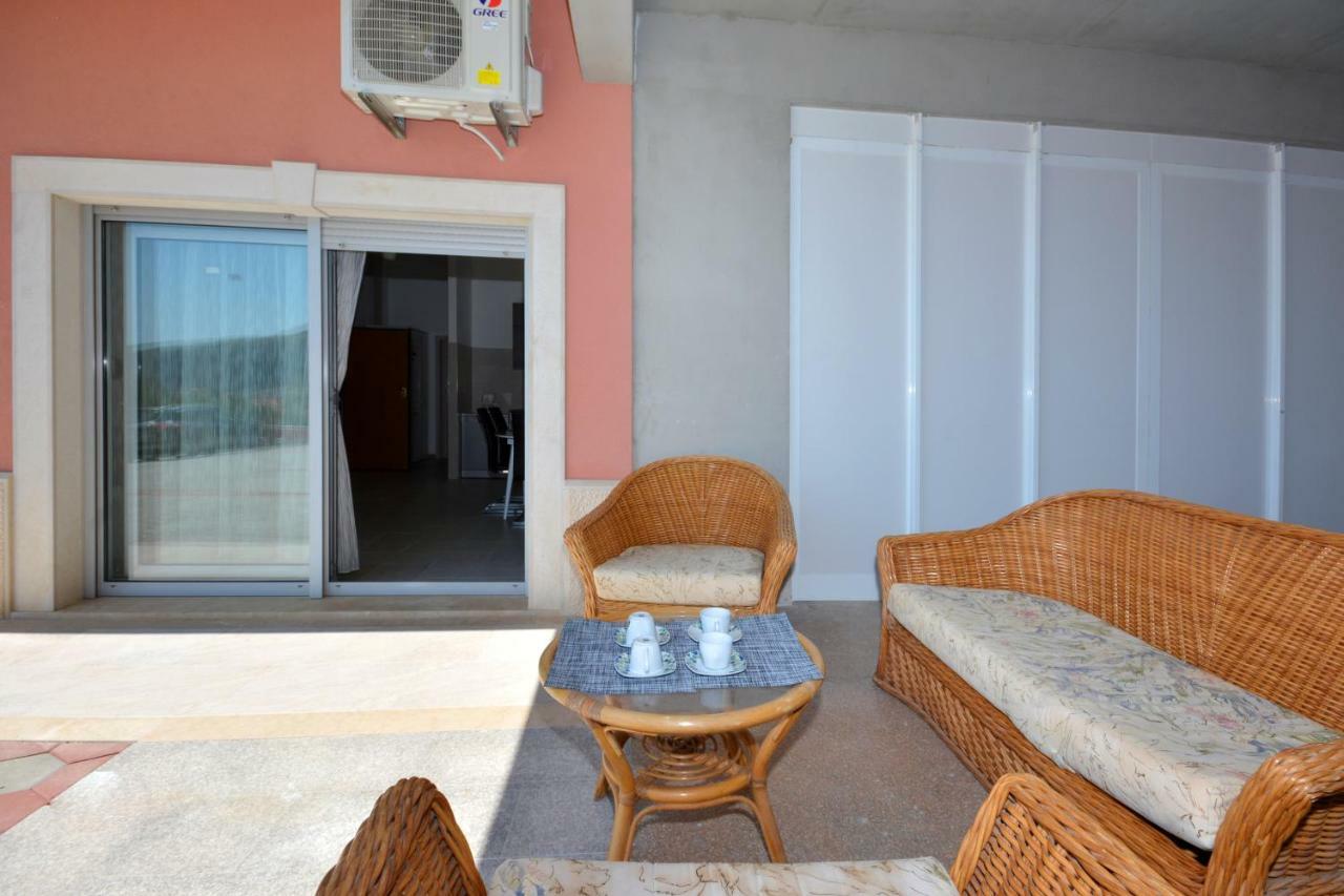 Ferienwohnung Apartman Lucic Split Exterior foto